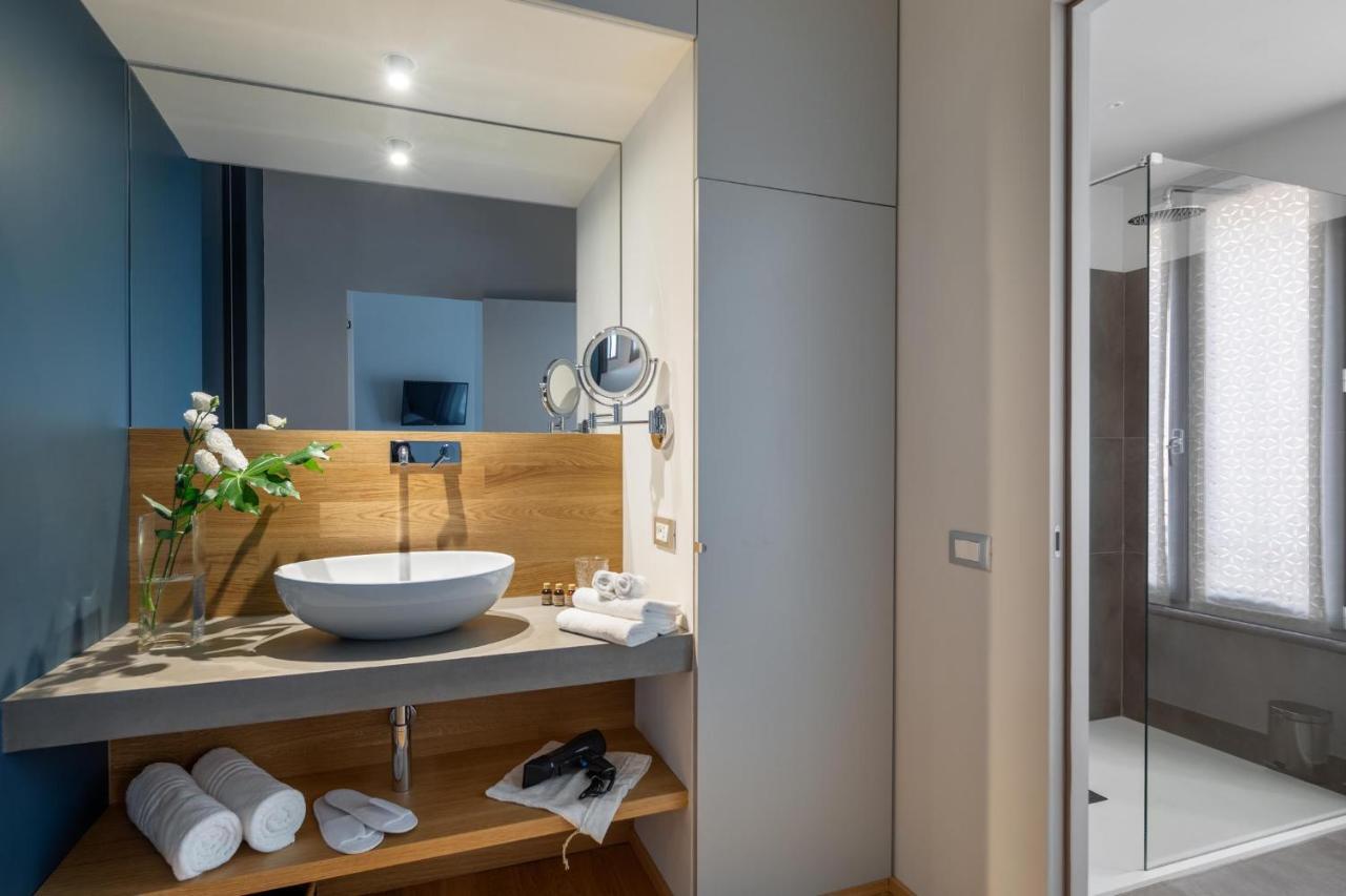 30Cavour Luxury Suites بافيا المظهر الخارجي الصورة