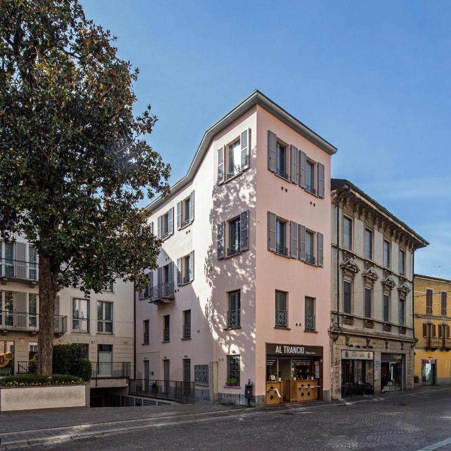 30Cavour Luxury Suites بافيا المظهر الخارجي الصورة
