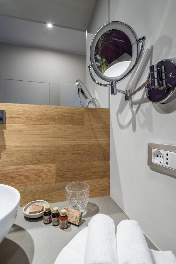 30Cavour Luxury Suites بافيا المظهر الخارجي الصورة